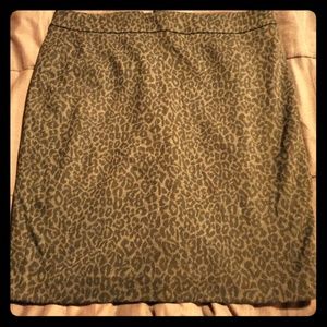 Fitted LOFT knee-length skirt